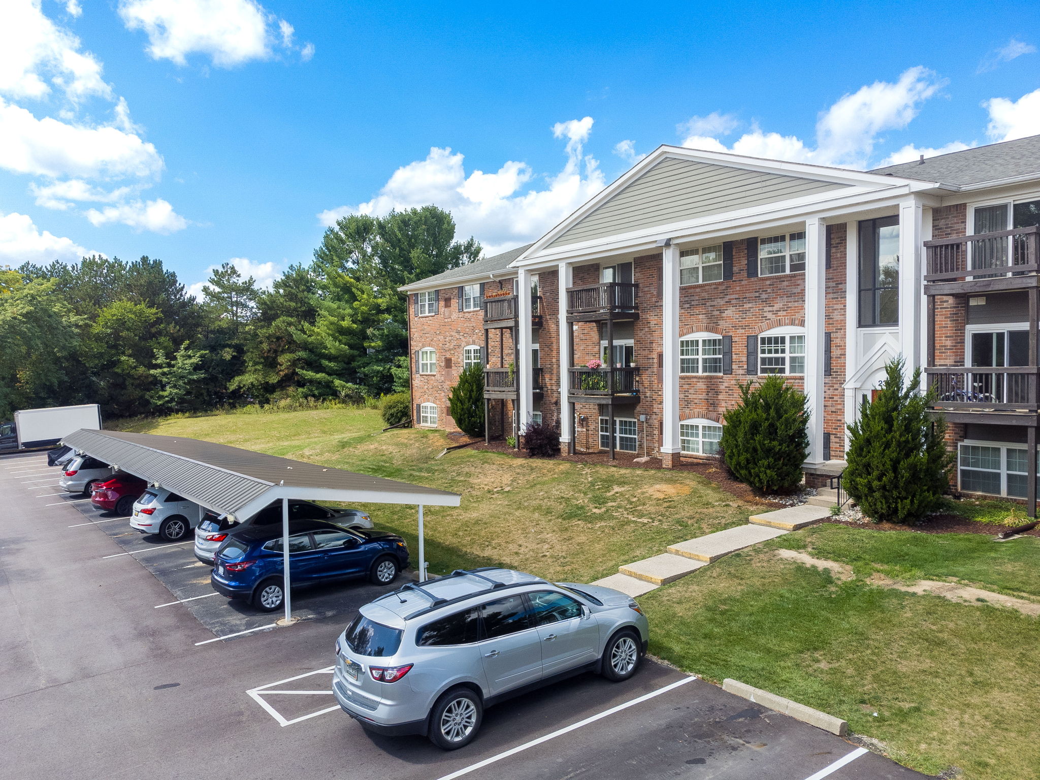 Exterior at Okemos MI Apartments | Knob Hill Apartments in Okemos, MI